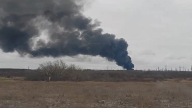 Un depósito de petróleo está ardiendo en la ocupada Makeyevka, probablemente después de su llegada