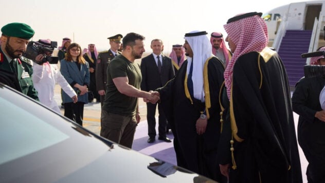 Fórmula de paz y devolución de prisioneros: Zelensky llegó a Arabia Saudita