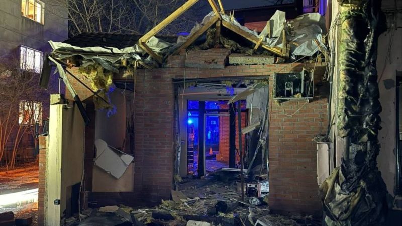 6 víctimas, incendios y cientos de cristales rotos: detalles de dos oleadas de ataques con vehículos aéreos no tripulados a Odessa