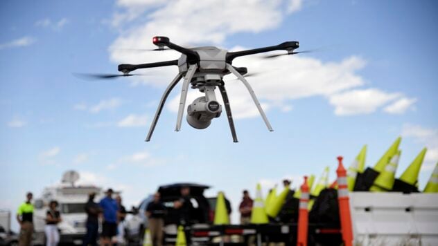 Trabaja bien en la oscuridad: Canadá transferirá 800 drones SkyRanger R70 a Ucrania