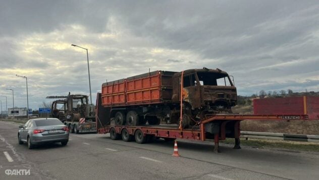 La situación en la frontera con Polonia: las cosechadoras destruidas por Rusia están siendo llevadas a los puestos de control