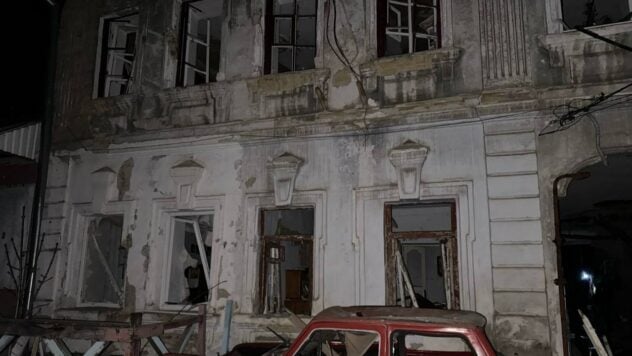 Bombardeo de Nikolaev con drones el 8 de febrero: más de 20 casas y un complejo deportivo resultaron dañados 