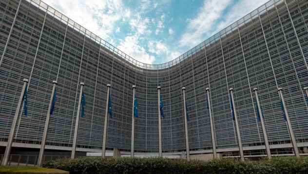 Los embajadores de la UE acordaron extender el comercio libre de impuestos con Ucrania por un año más