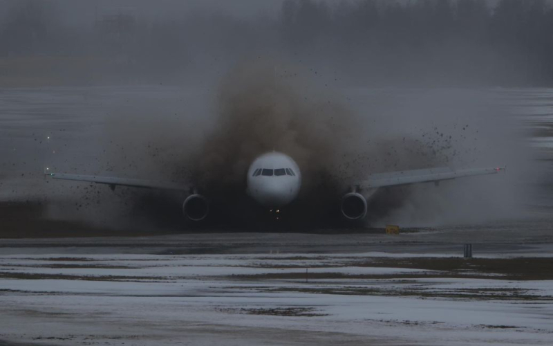 Debido a un accidente de avión de pasajeros, el aeropuerto de Vilnius dejó de funcionar: qué pasó (foto )