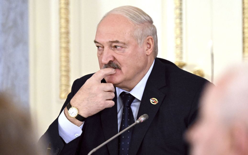 Lukashenko amenaza a los ucranianos con “pérdida del país” 