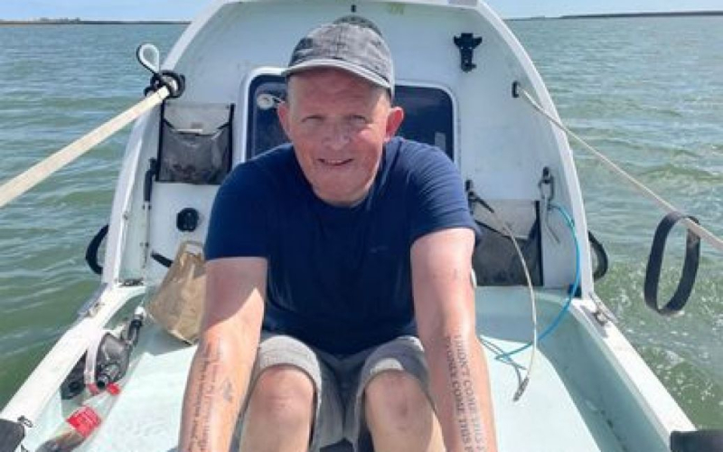 Hombre , que intentó cruzar a nado el océano Atlántico con fines benéficos, fue encontrado muerto