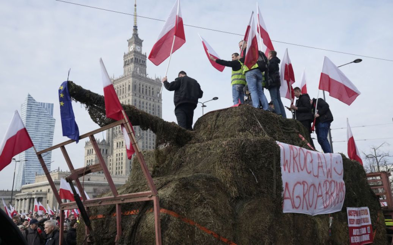 Por qué las protestas de los agricultores son un regalo para Putin: un experto polaco mencionó factores interesantes