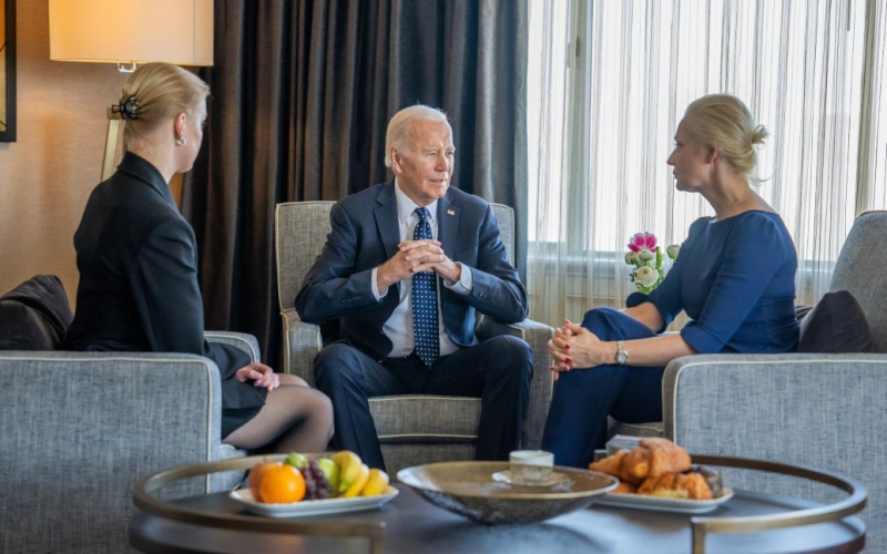 El presidente de Estados Unidos se reunió con La esposa de Navalny