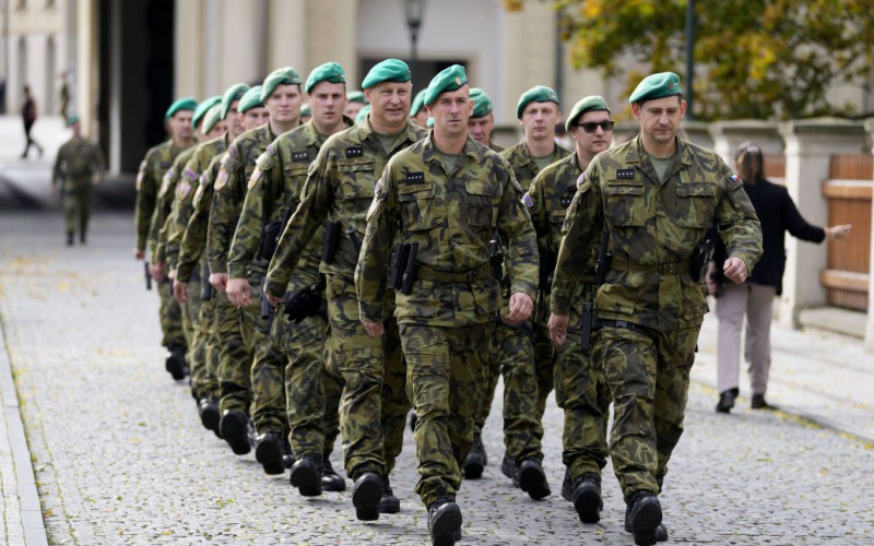 En Se informó a la República Checa si enviarían sus soldados a Ucrania.