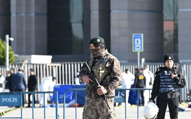 En Estambul - intento de ataque terrorista cerca del palacio de justicia: hay muertos y heridos