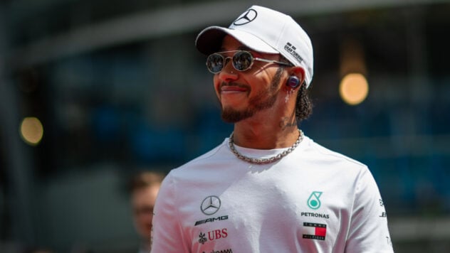 ¿Podemos tomar un café? El jefe de Mercedes contó cómo Hamilton anunció su paso a Ferrari