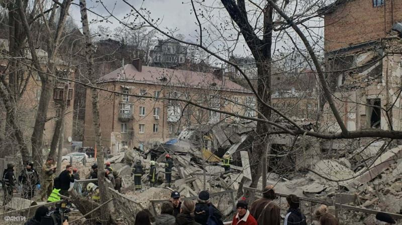 Explosiones en Kiev el 25 de marzo: fotos y vídeos tras un ataque balístico a la capital 