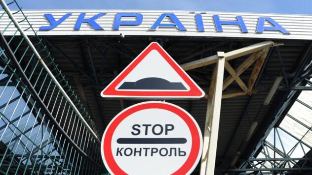 En la frontera, los polacos detienen autobuses y detienen a pasajeros: Kubrakov