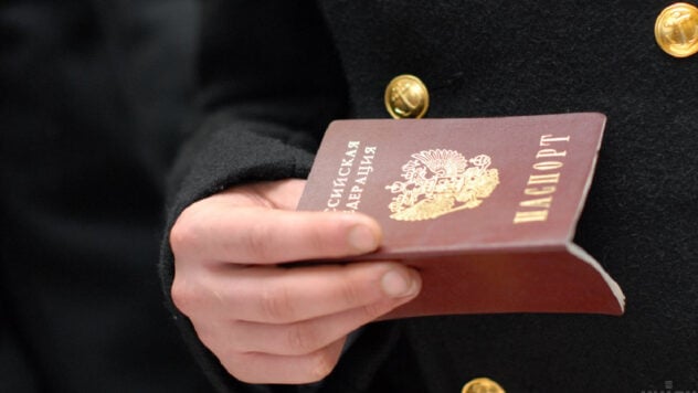 Los ucranianos bajo ocupación que no tengan pasaportes rusos pueden ser deportados en el verano; inteligencia británica 