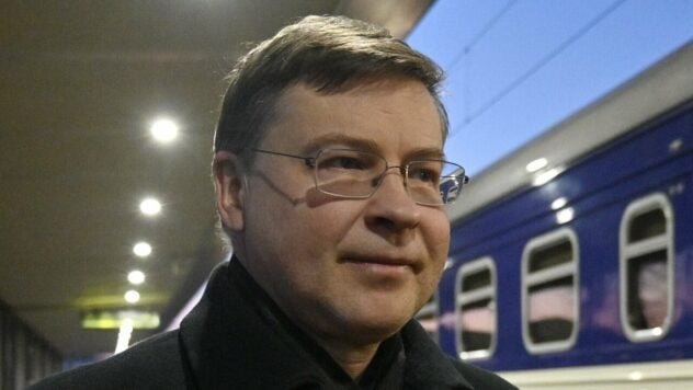 El vicepresidente ejecutivo de la CE, Valdis Dombrovskis, llegó a Kiev