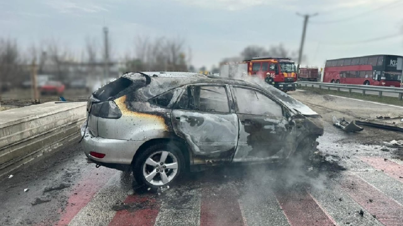 Cerca del Dnieper, un conductor de Lexus entró en un puesto de control, un policía resultó herido