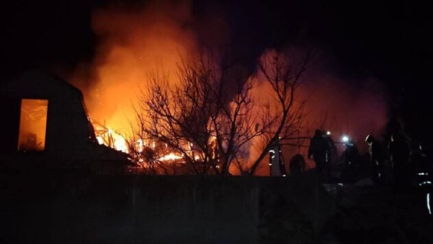 Explosiones en la región de Vinnytsia: un dron impactó en un edificio residencial, hay heridos y muertos