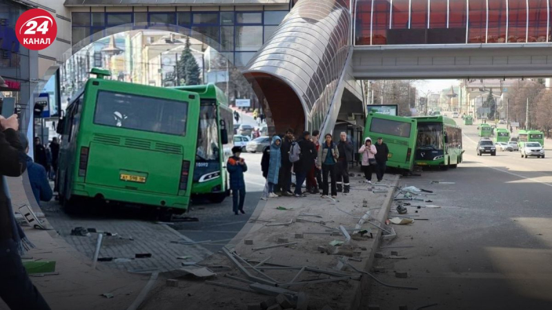 En el centro de Kursk, un autobús embistió a varios coches, se produjo una explosión: muchos resultaron heridos