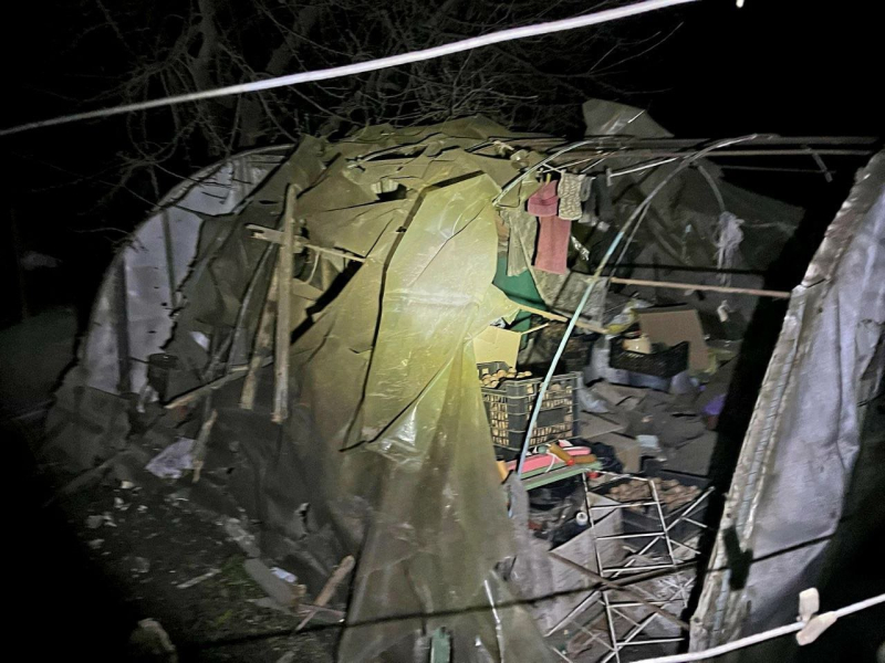 Serie de explosiones en Krivoy Rog: 2 Shaheds fueron derribados, los escombros cayeron sobre un cinco- edificio de historia
