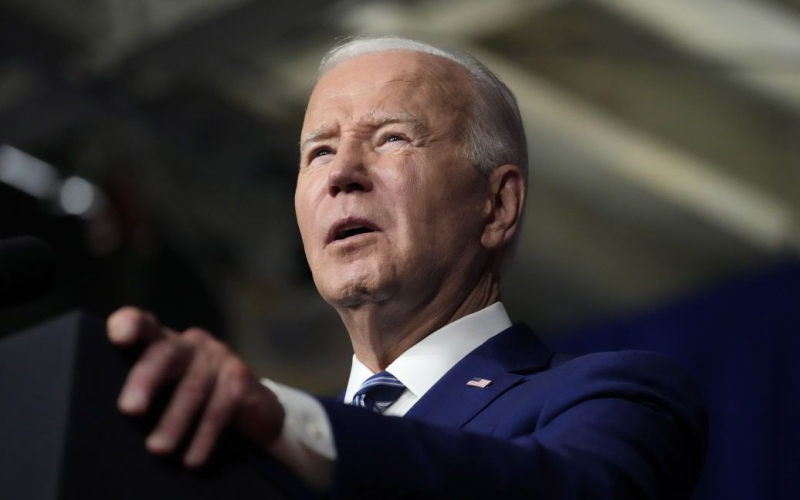 Biden firmó la ley de presupuesto de Estados Unidos y retiró la ayuda a Ucrania