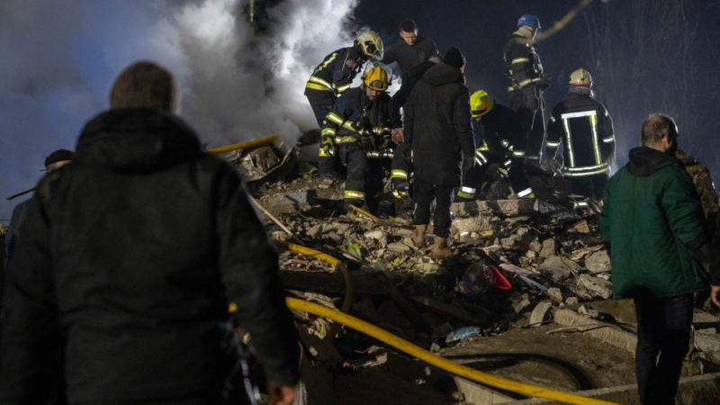 Un dron impactó contra un edificio alto en Odessa: ya hay nueve muertos, entre ellos dos niños