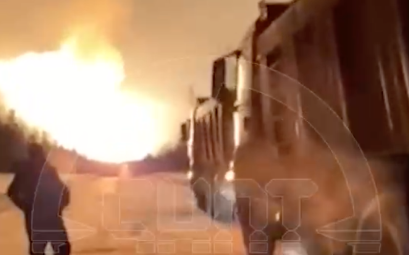 Estalló en Rusia un incendio a gran escala en un gasoducto - vídeo