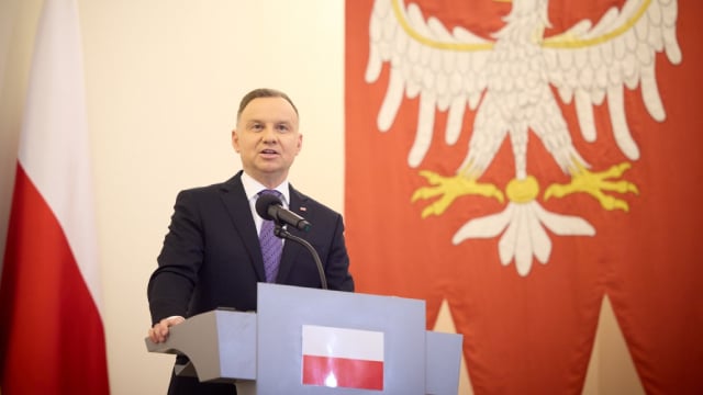 Polonia está lista para albergar armas nucleares estadounidenses; Duda