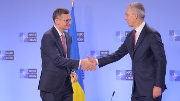 Reunión del Consejo Ucrania-OTAN: discutirán el apoyo a Kiev, Kuleba se centrará en el suministro 