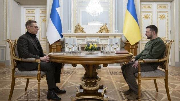 Brindará apoyo financiero y militar: Finlandia y Ucrania firmaron un acuerdo de seguridad