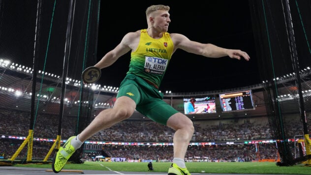 El lanzador de disco de Lituania bate el récord mundial más antiguo de atletismo