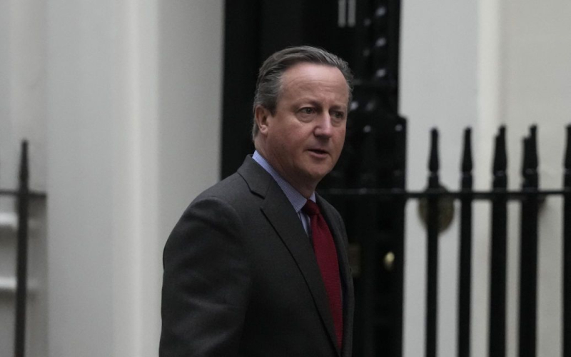 Cameron no pudo convencer a Trump para que ayudara a Ucrania - The Guardian