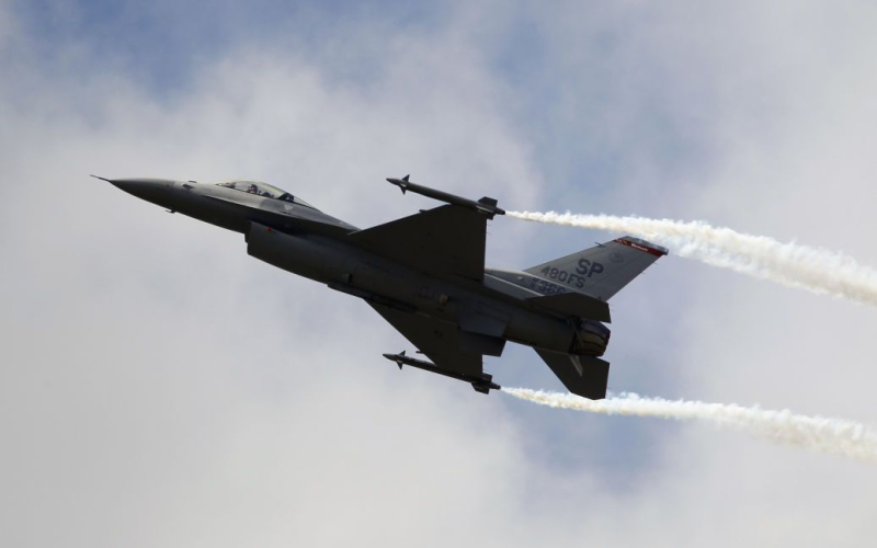 Pilotos ucranianos en Francia han comenzado a entrenarse para volar el F-16