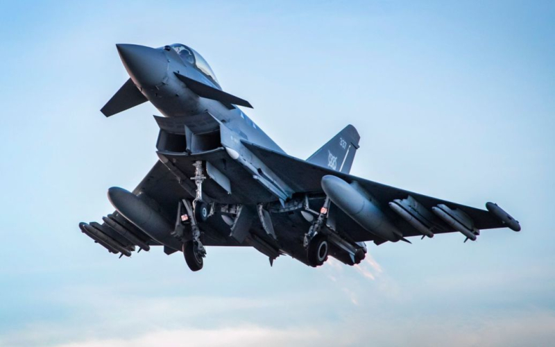 El Reino Unido enviará cazas Typhoon para proteger el espacio aéreo y el ejército polaco