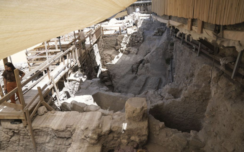 En Francia, Los arqueólogos excavaron un castillo medieval debajo del hotel