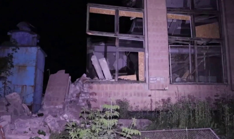 El enemigo atacó el liceo en Jarkov: el edificio principal y el taller fueron destruidos