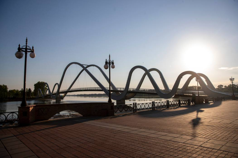 Se abrió un puente peatonal hacia la isla Obolonsky en Kiev