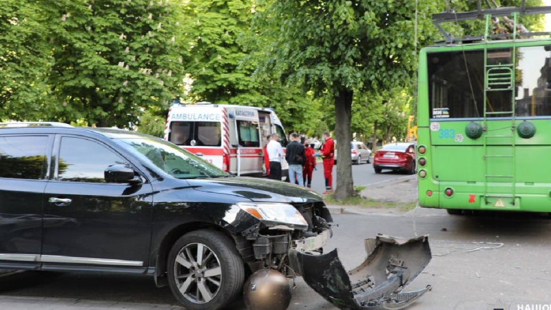 Accidente de carretera en Cherkasy: un camión de bomberos atropelló un trolebús, entre las víctimas había un niño 