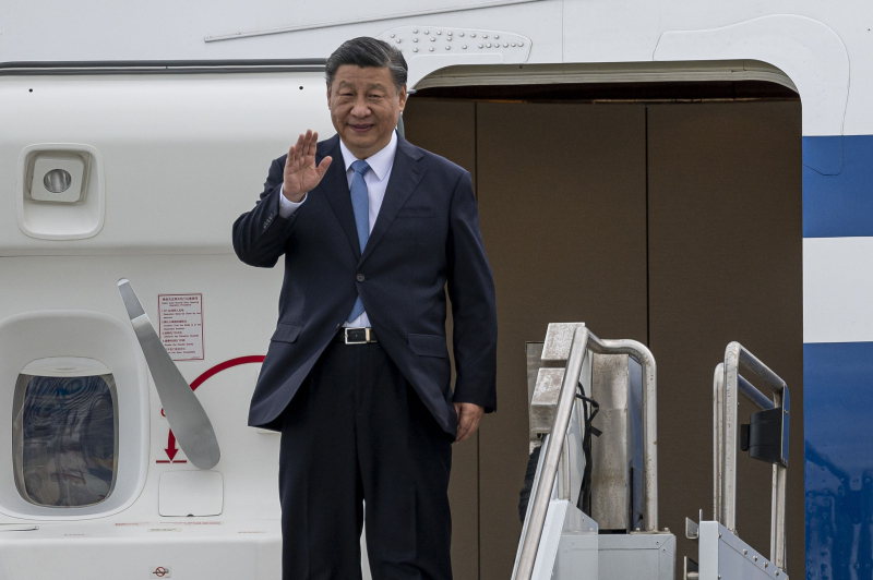 Por primera vez en dos años: Xi Jinping llegó a Francia