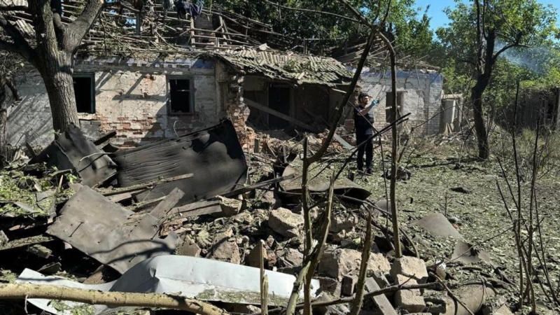 Los rusos lanzaron una bomba aérea sobre Selidovo : dos personas murieron, hay heridos