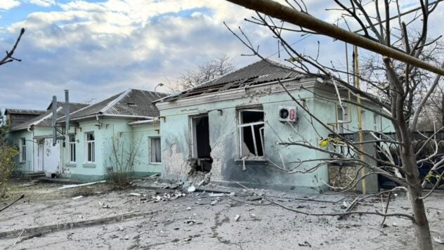 En la región de Kherson, los invasores atacaron una ambulancia con un dron - OVA