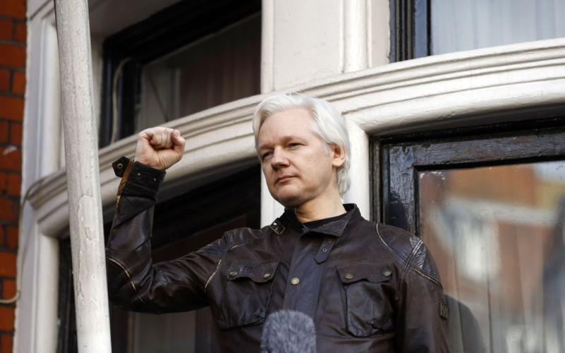 &quot “Secretos militares revelados”: el periodista Julian Assange fue liberado de prisión