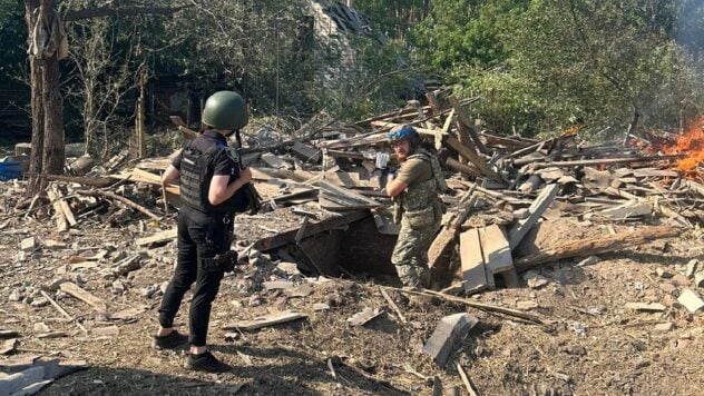 Los rusos lanzaron una bomba sobre un pueblo cerca de Volchansk: un hombre murió