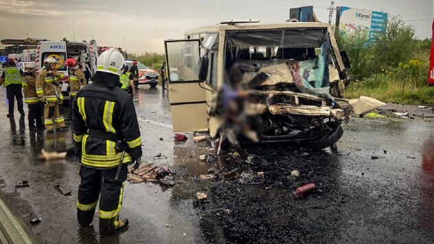 En la región de Lviv hubo un accidente entre un camión y un autobús, hubo muertos y heridos