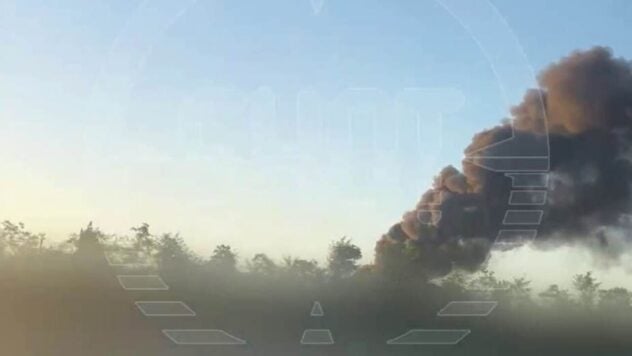 Un depósito de petróleo está en llamas en la región de Rostov: una columna de humo se levantó después de la explosión 