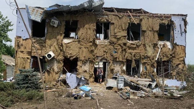El ejército ruso llevó a cabo ataques aéreos en la aldea de Komar en la región de Donetsk: hay muertos y muchos heridos