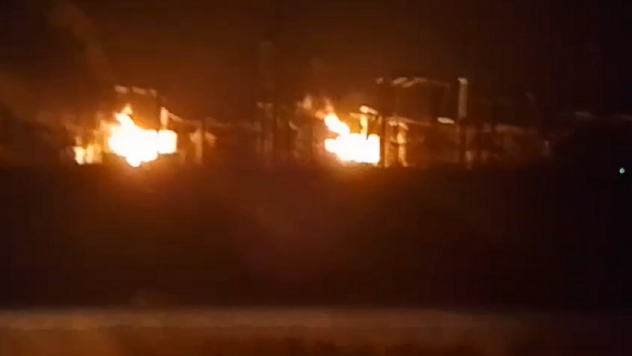 Por la noche, la región de Rostov fue atacada por drones de ataque: una subestación eléctrica está en llamas