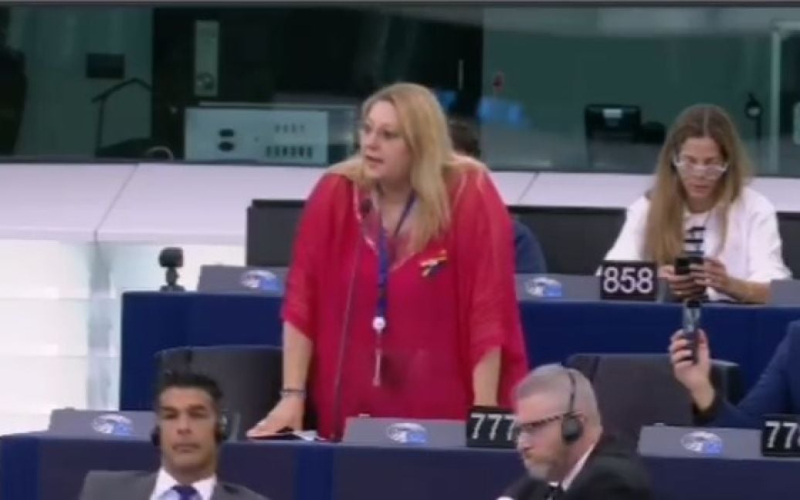 Un eurodiputado antiucraniano quiere traer un sacerdote al Parlamento Europeo para expulsar a los 'demonios'