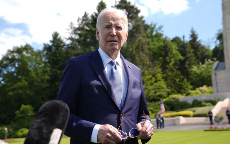 Biden transfirió sus poderes para apoyar a Ucrania al Tesoro y al Departamento de Estado de Estados Unidos