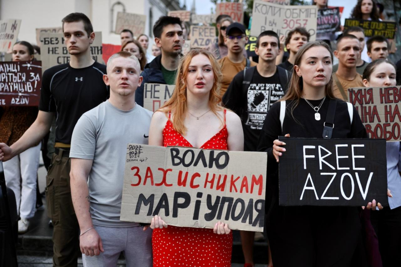 Liberen a Azov: en el aniversario de la tragedia de Elena, se realizaron manifestaciones en ciudades ucranianas