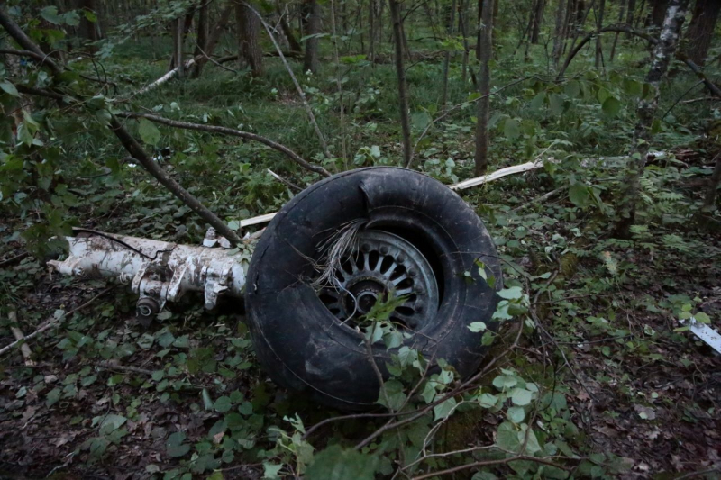 Accidente del Sukhoi Superjet 100 en la región de Moscú: se encuentran los cuerpos de tres miembros de la tripulación